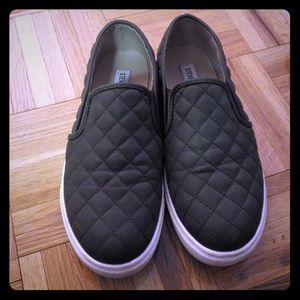 Steven madden slip on